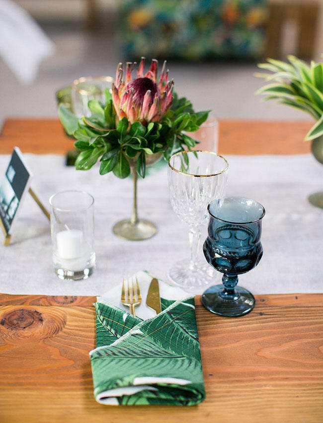 tropical wedding simple table arrangement