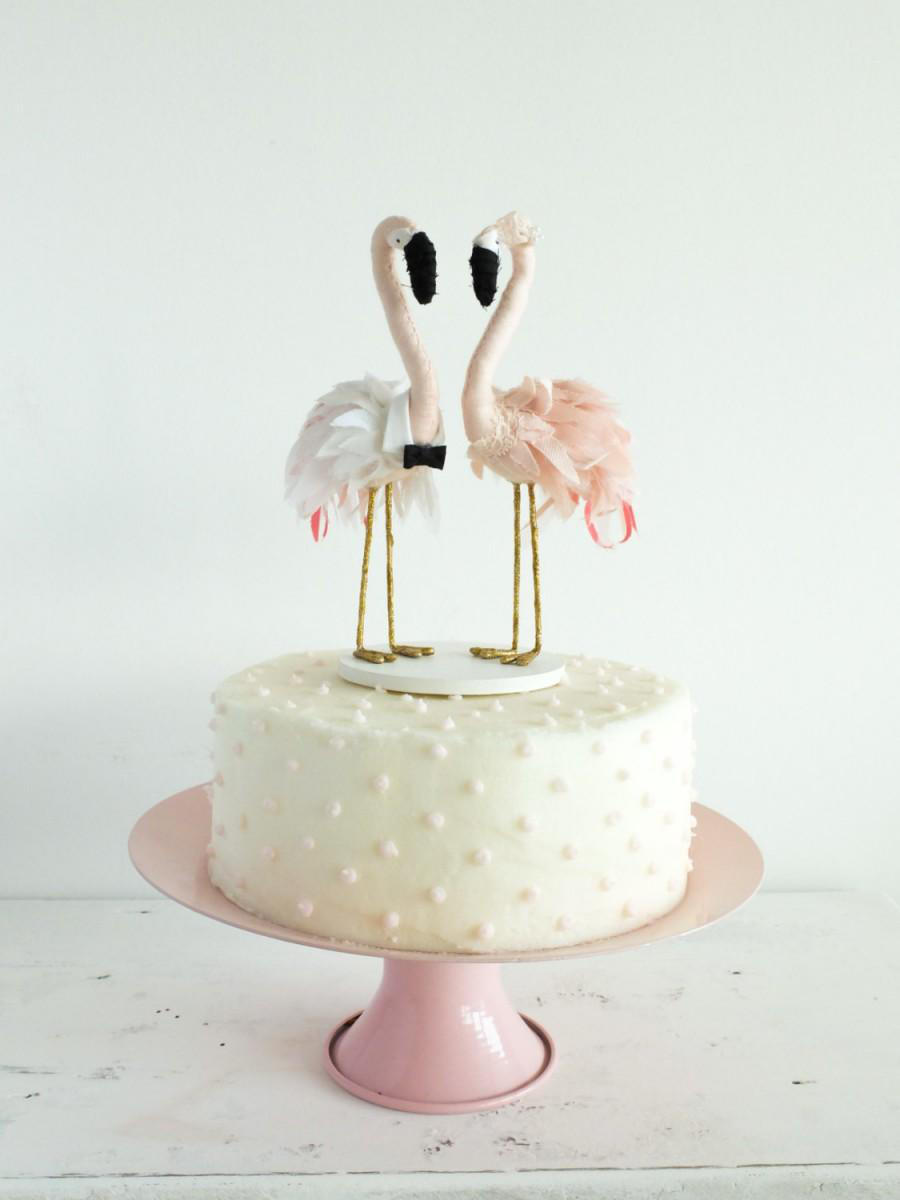 flamingo fever wedding cake