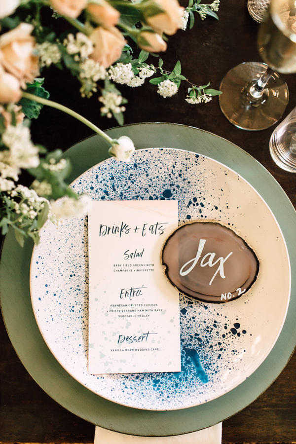 Using blue on wedding table ideas