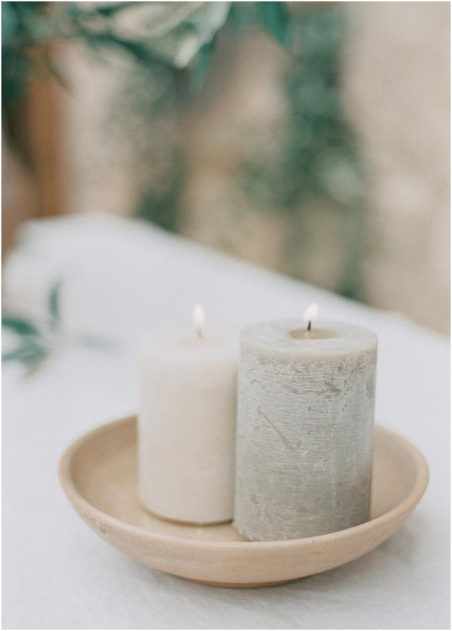 minimalist wedding candle styling idea