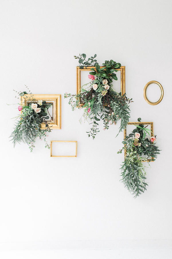 minimalist wedding floristry idea