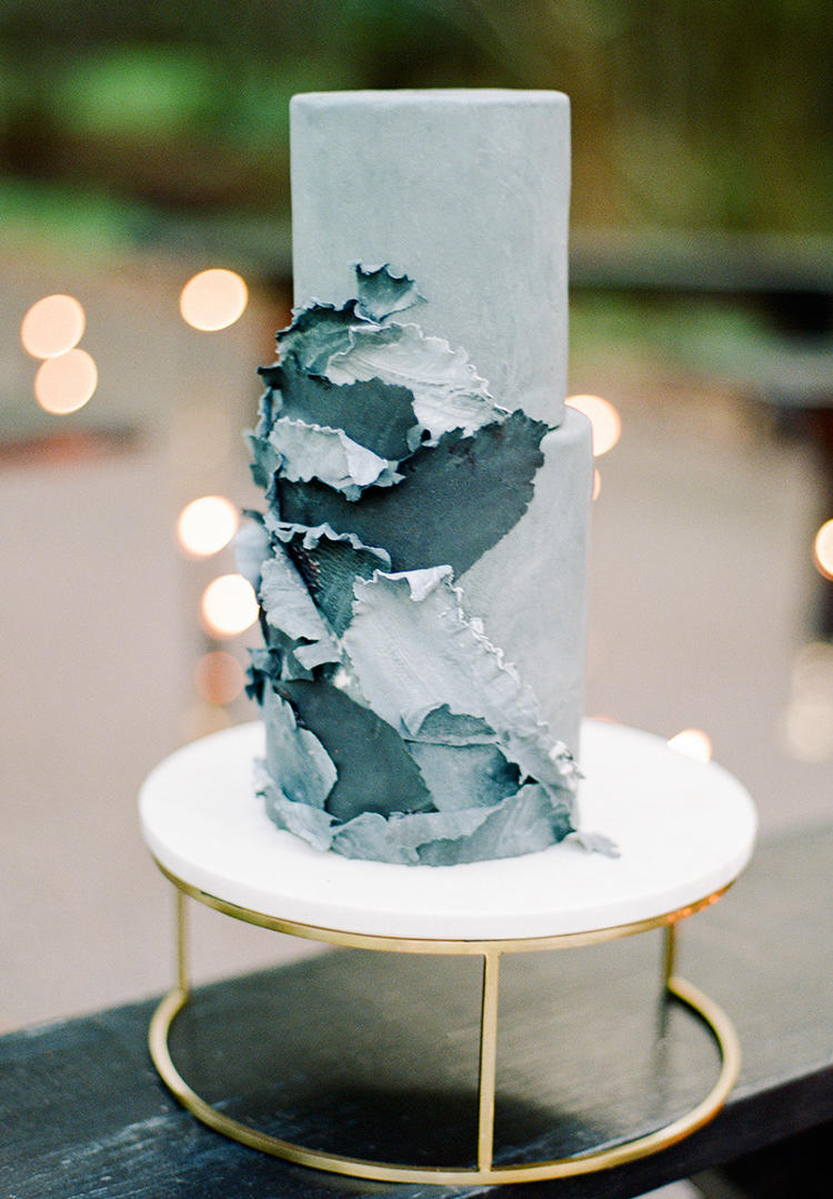 Grey wedding cake styling