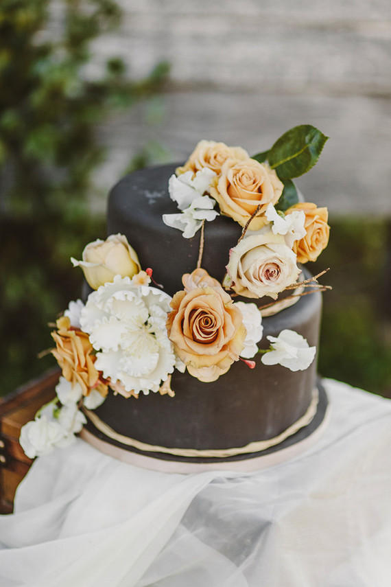 dark coloured wedding cake