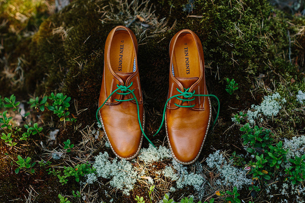 forest green wedding shoes idea