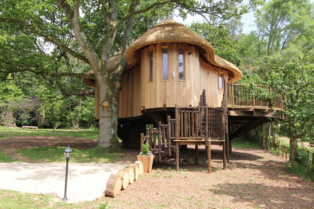 Modern country wedding, treehouse